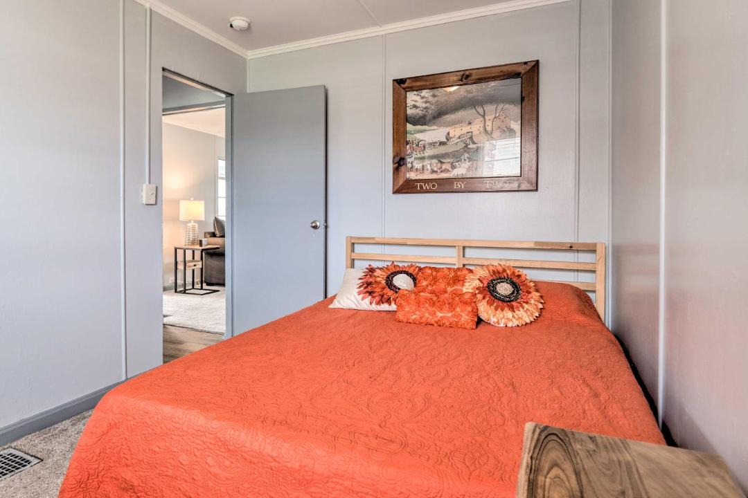 Photo of Bedroom in Speedway