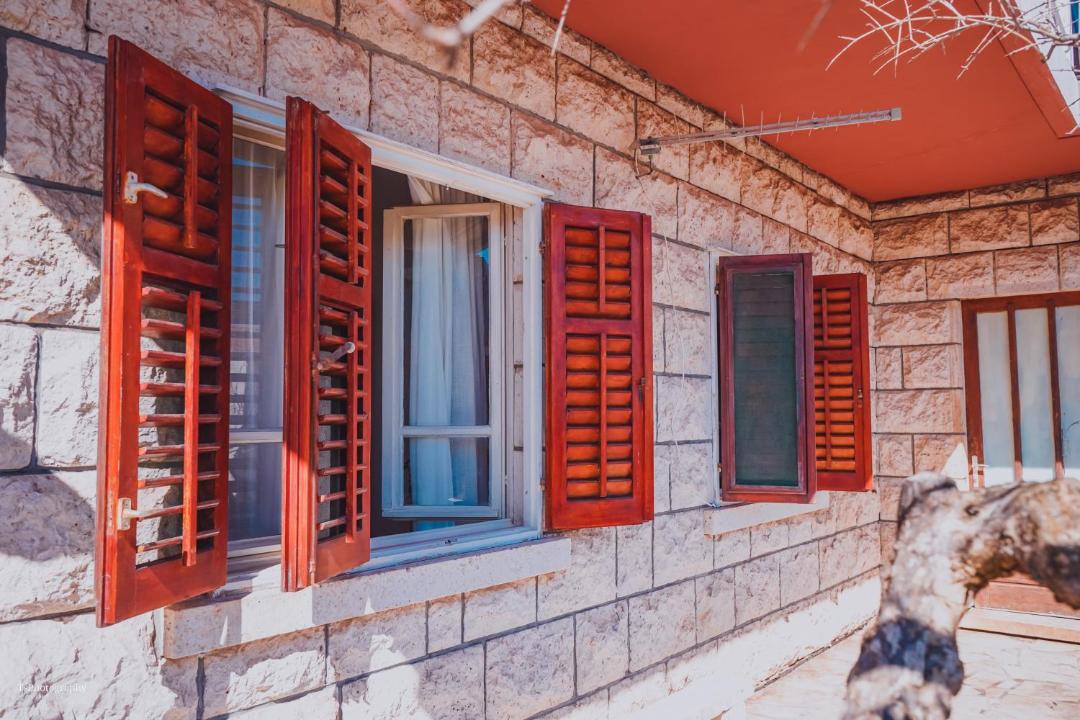 Photo of Buildings in Lumbarda