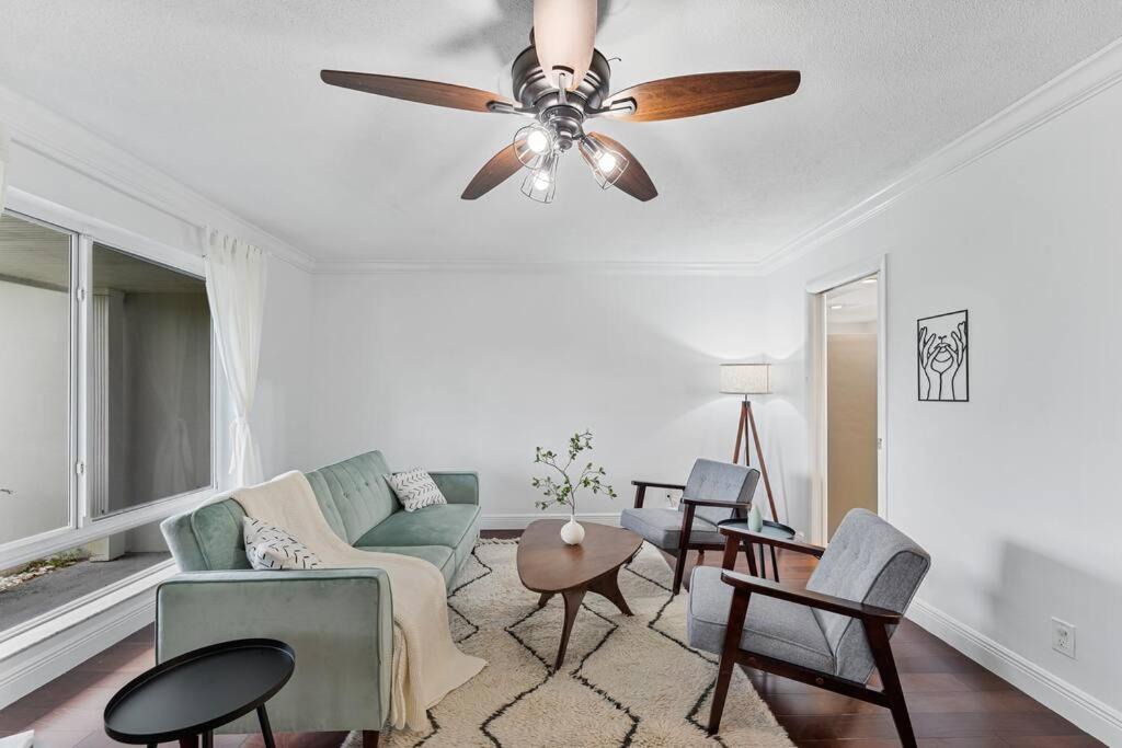 Photo of Livingroom in Hollywood Hills