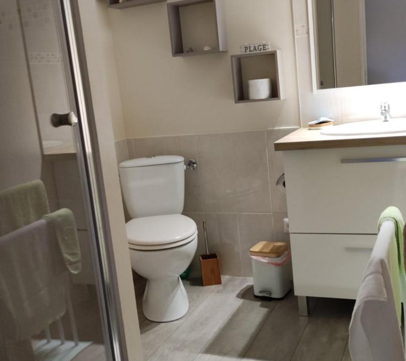 Photo of Bathroom in Loguivy