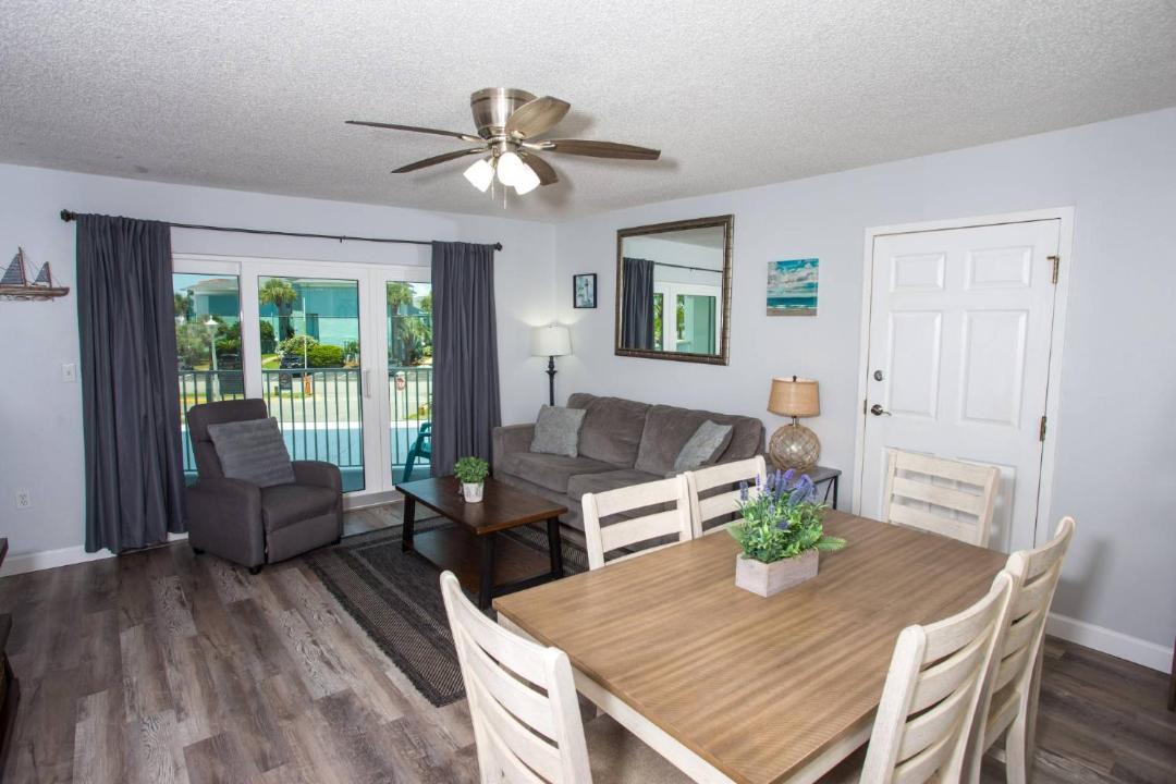 Photo of Livingroom in Fort Walton Beach