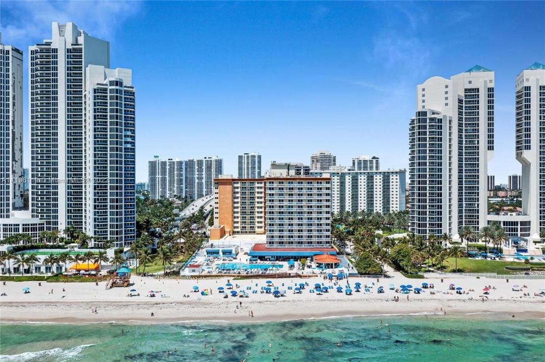 Photo of Others in Sunny Isles Beach