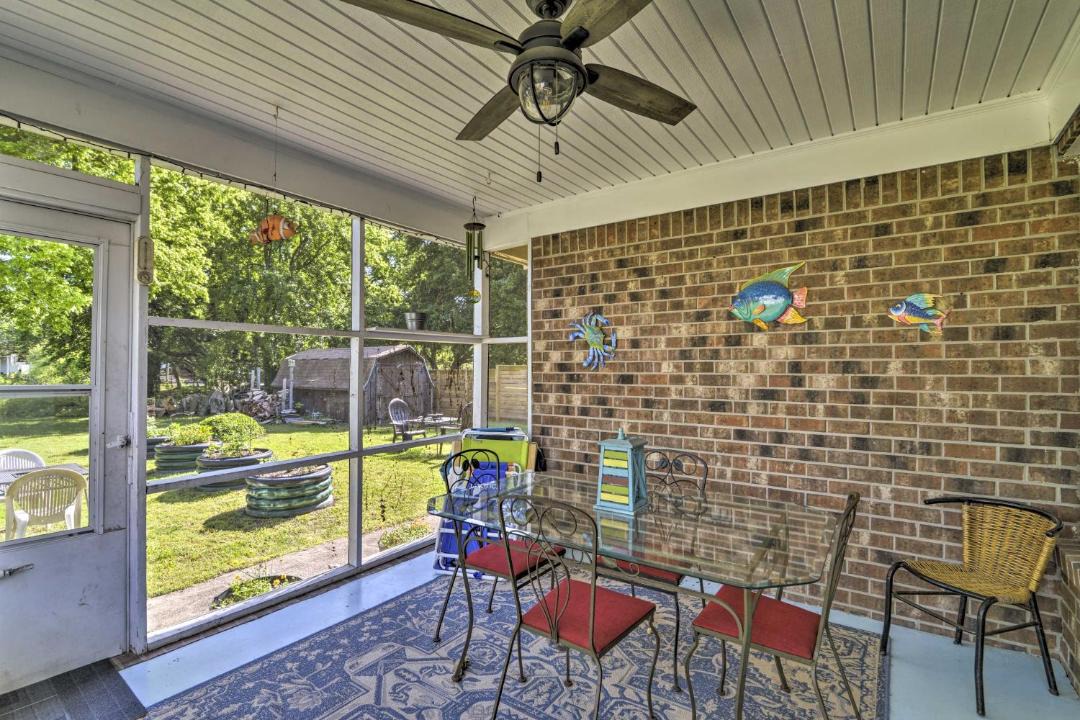 Photo of Patio Balcony in Chic's Beach