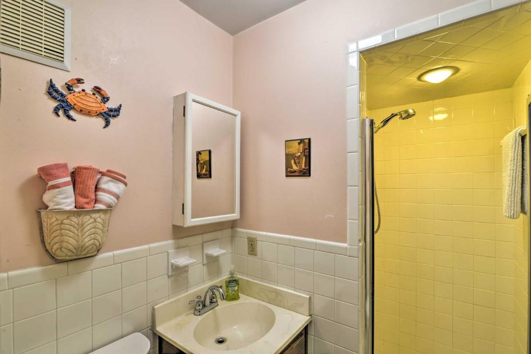 Photo of Bathroom in Chic's Beach