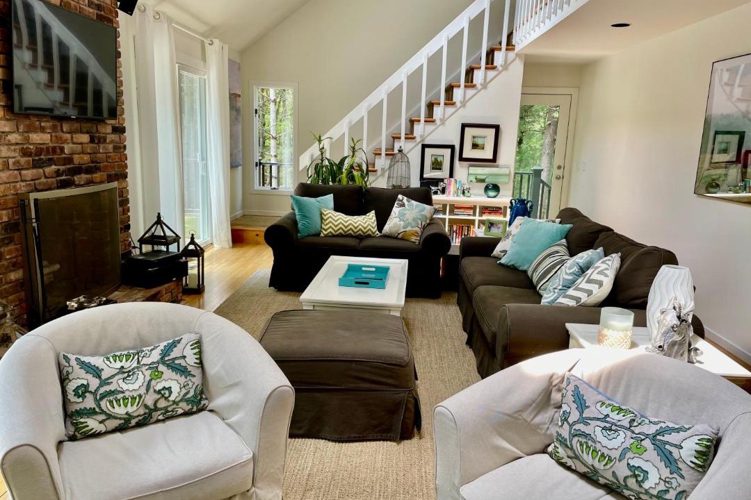 Photo of Livingroom in Northwest Harbor