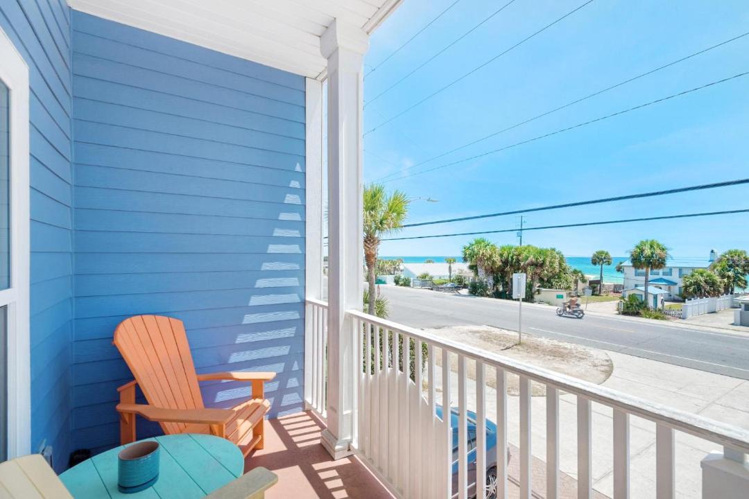 Photo of Patio Balcony in Bahama Beach