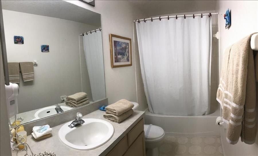 Photo of Bathroom in Thousand Oaks