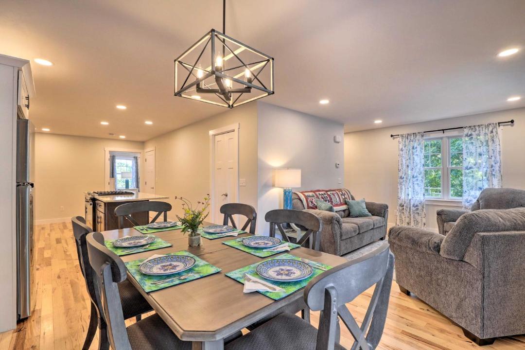 Photo of Livingroom in West Brookfield