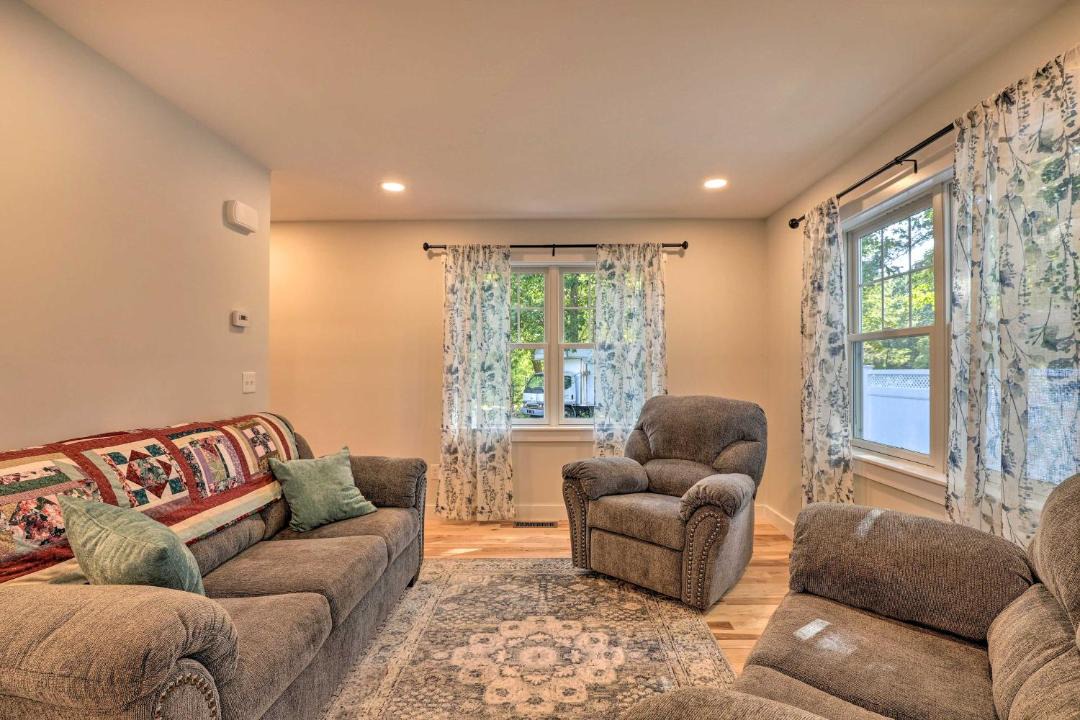 Photo of Livingroom in West Brookfield