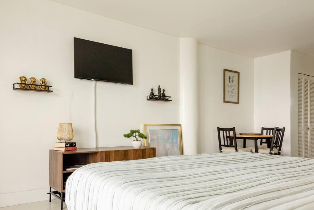 Photo of Bedroom in North Bay Village