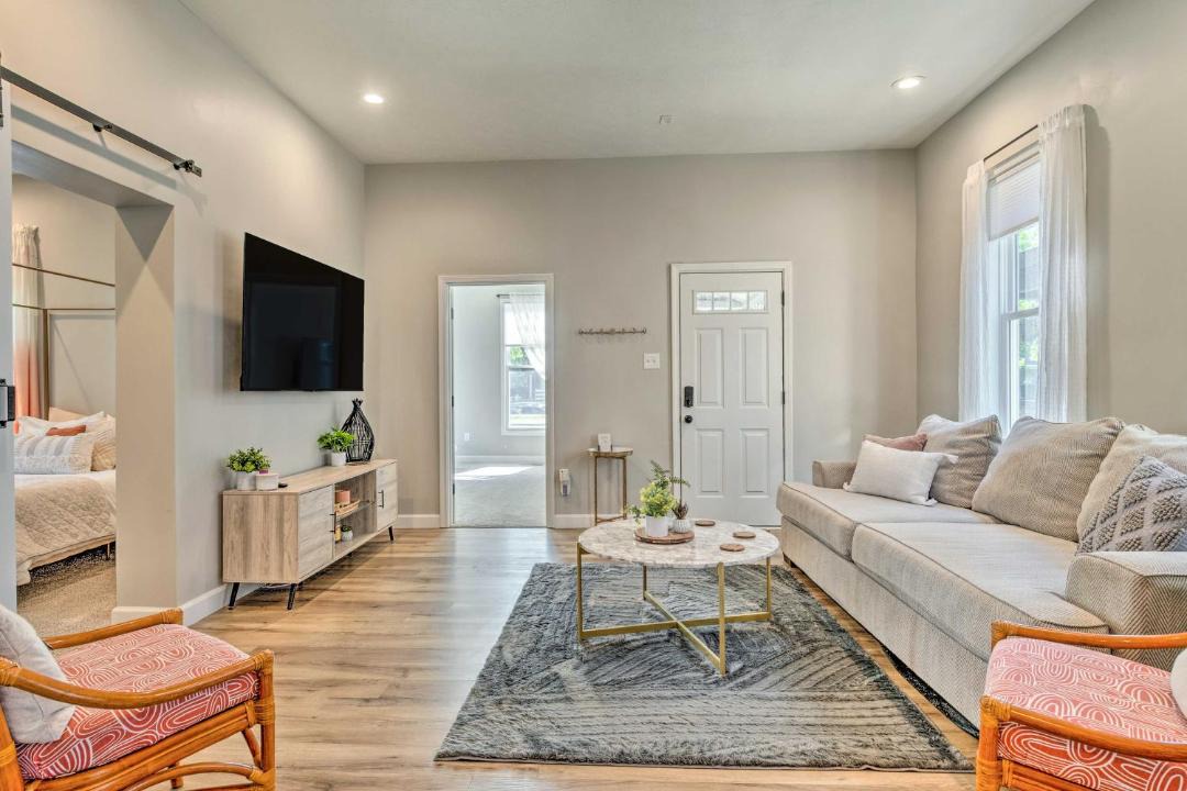 Photo of Livingroom in Near Eastside