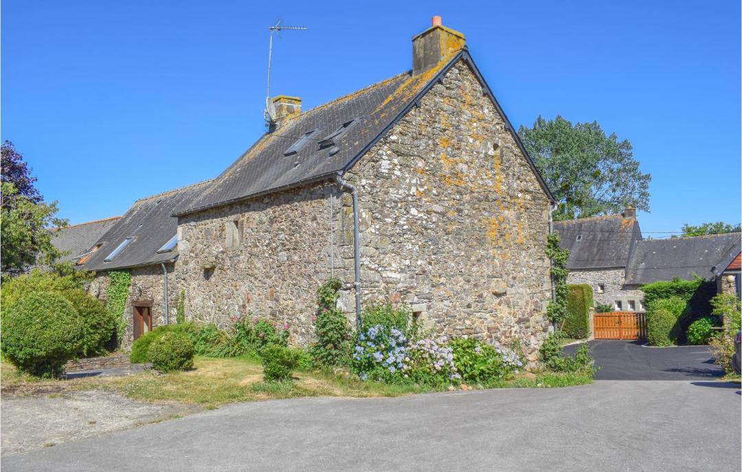 Photo of Buildings in Saint-Connec