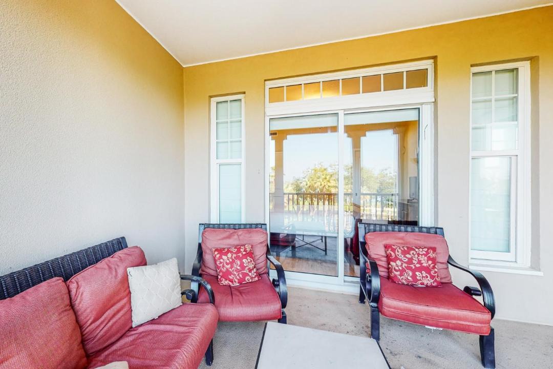 Photo of Livingroom in Upper Grand Lagoon