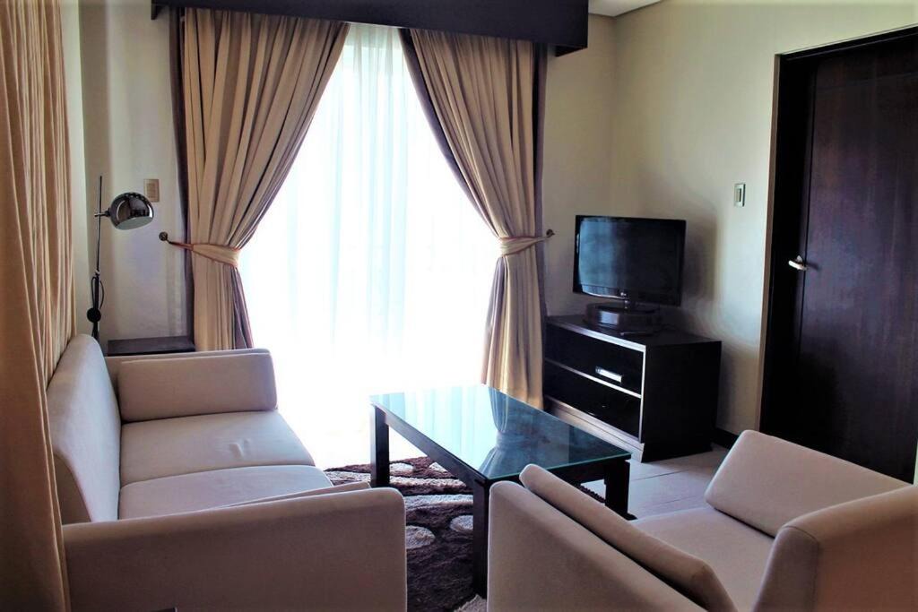 Photo of Livingroom in San Fernando
