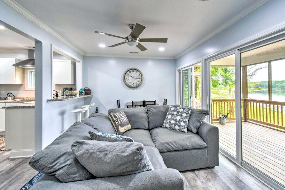 Photo of Livingroom in Dutton