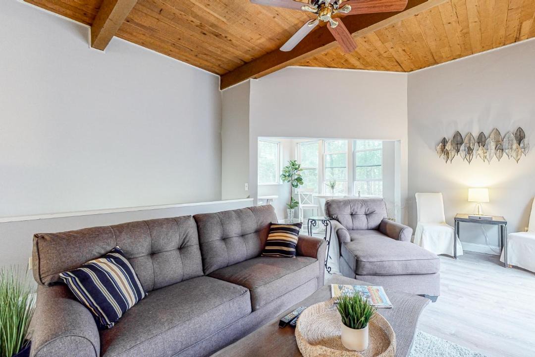 Photo of Livingroom in Ocean Pines