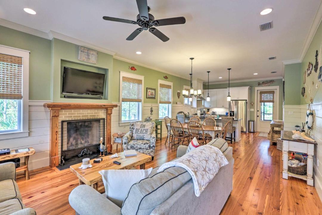Photo of Livingroom in Panacea