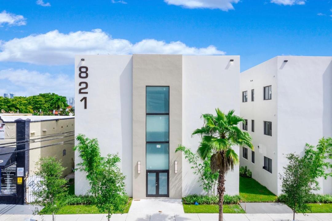 Photo of Buildings in Coral Way