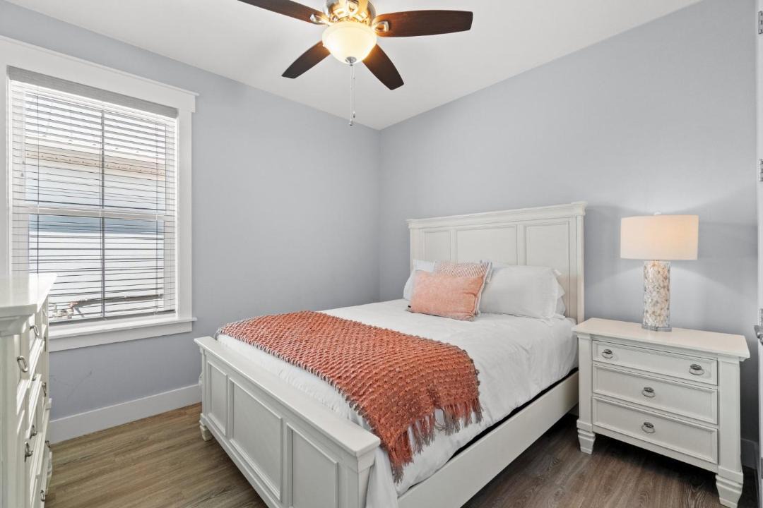 Photo of Bedroom in Laguna Beach Estates