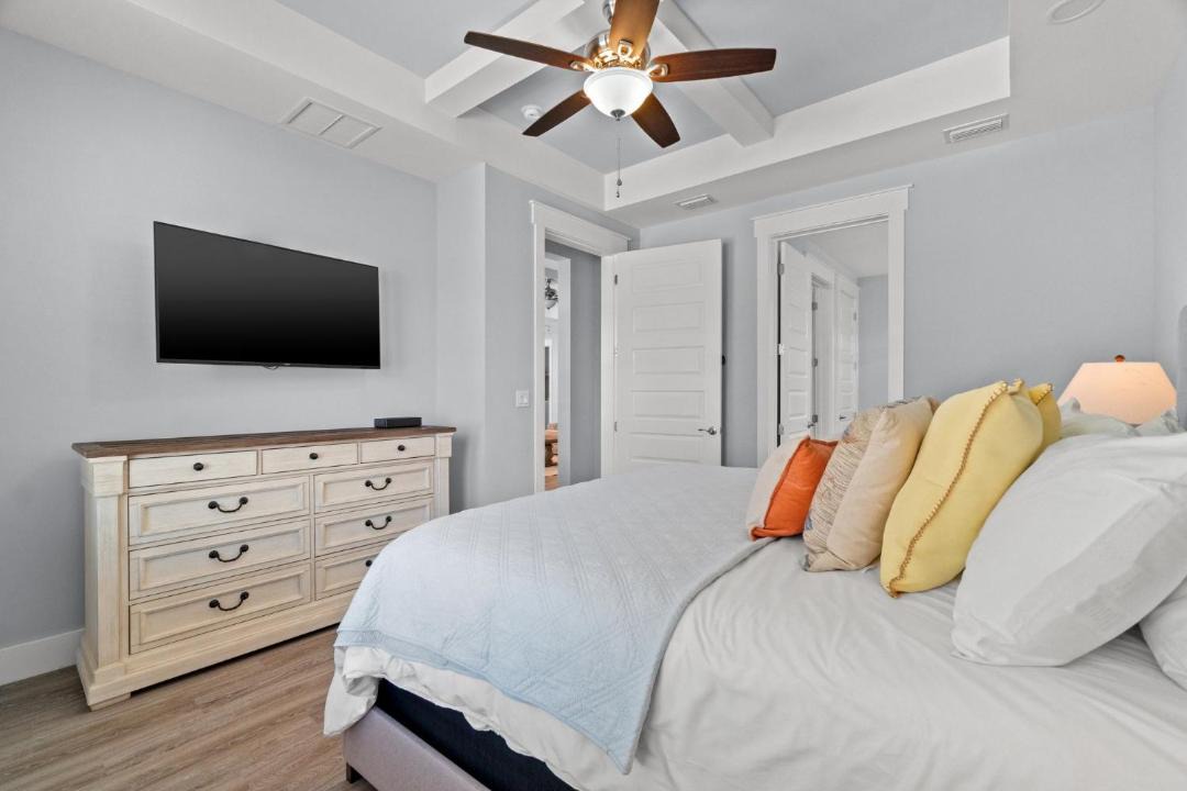Photo of Bedroom in Laguna Beach Estates