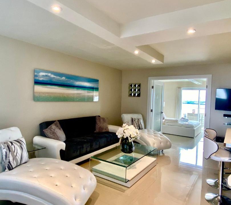Photo of Livingroom in North Bay Village