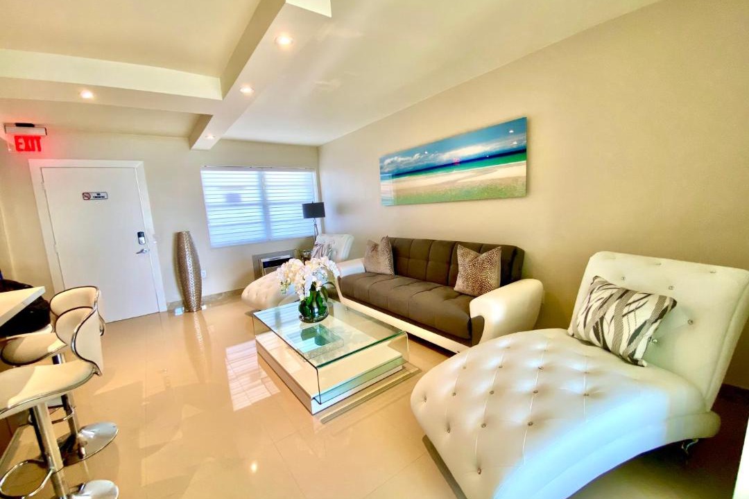 Photo of Livingroom in North Bay Village