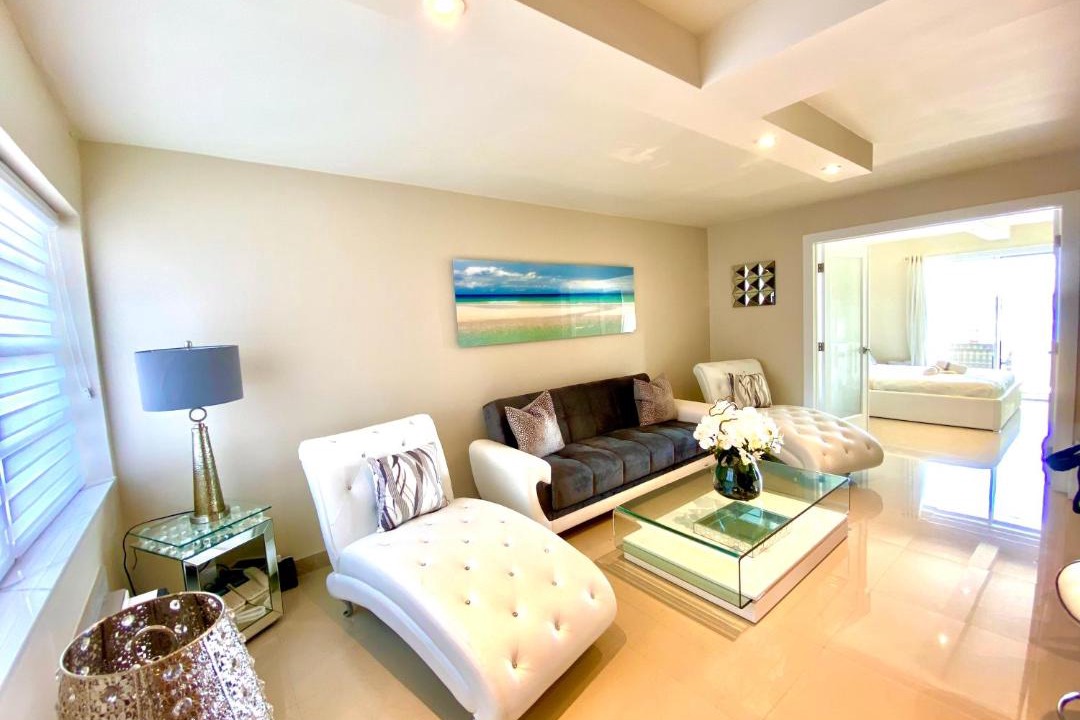 Photo of Livingroom in North Bay Village