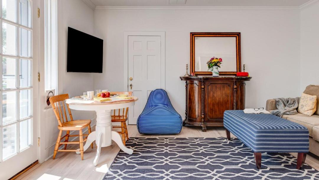 Photo of Livingroom in Westhampton Beach