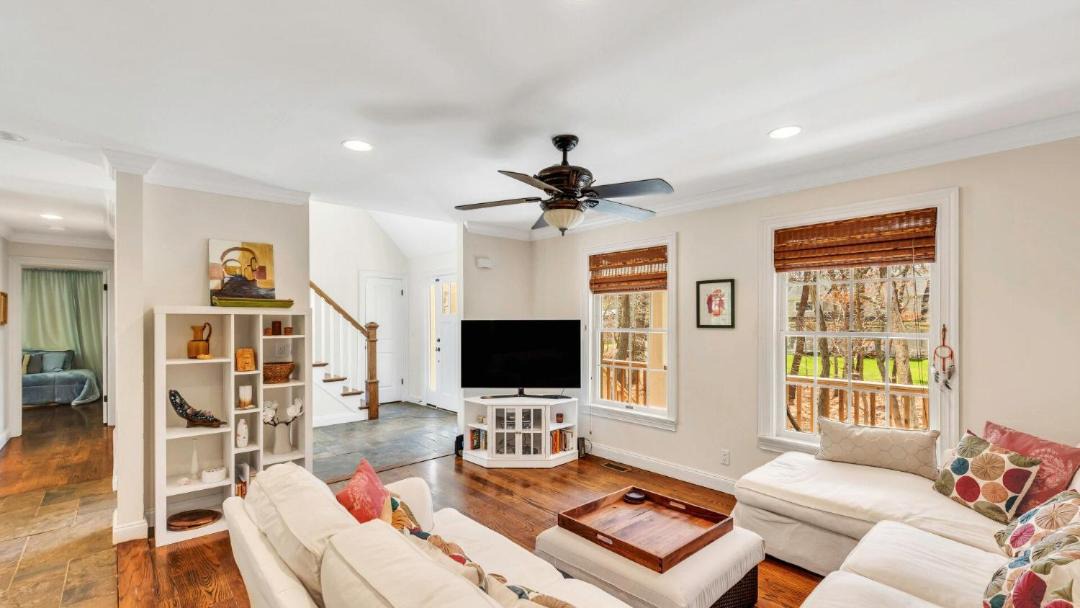 Photo of Livingroom in East Hampton North