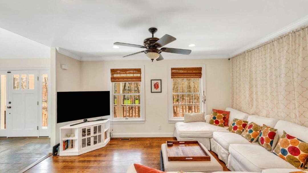 Photo of Livingroom in East Hampton North