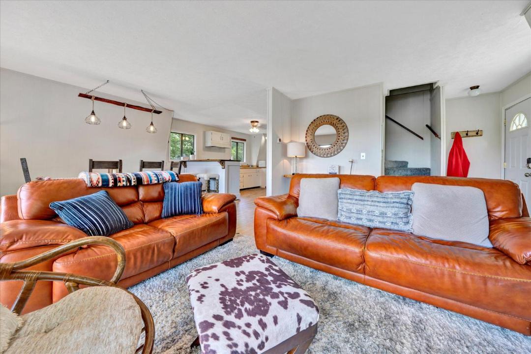 Photo of Livingroom in Huddleston