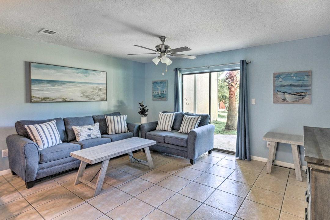 Photo of Livingroom in Mary Esther