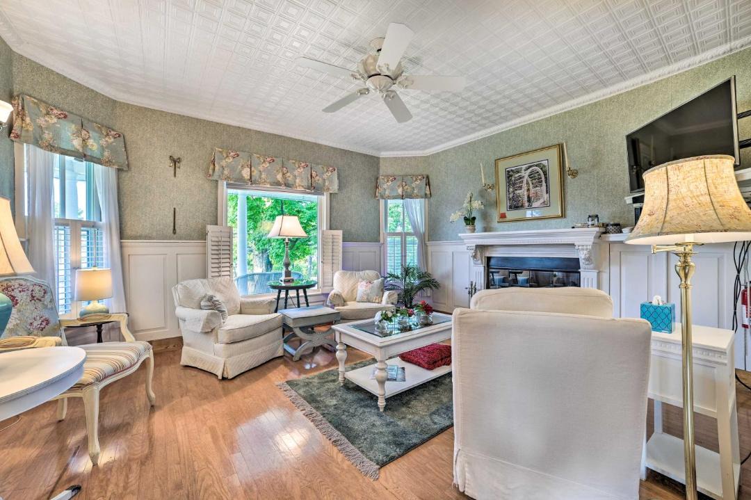 Photo of Livingroom in Alden