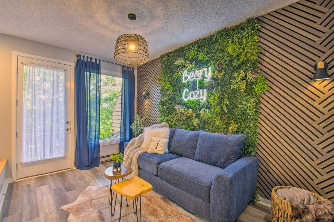 Photo of Livingroom in Nellysford