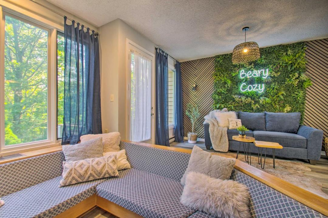 Photo of Livingroom in Nellysford