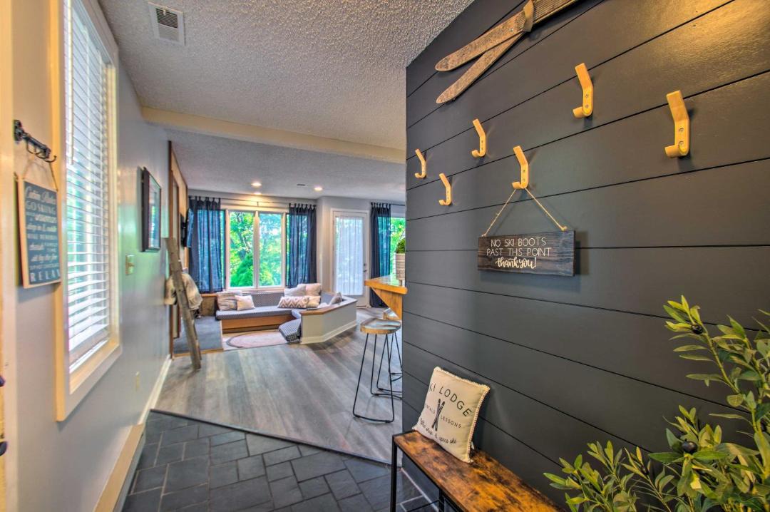 Photo of Livingroom in Nellysford