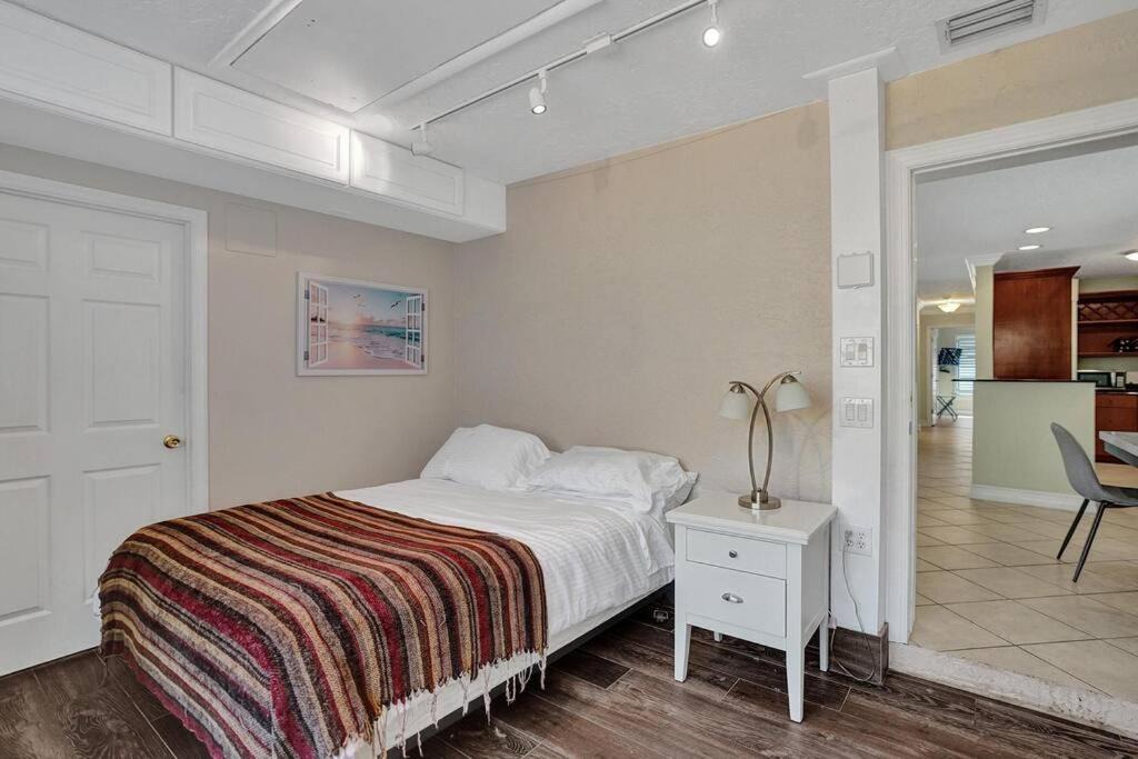 Photo of Bedroom in Deerfield Beach