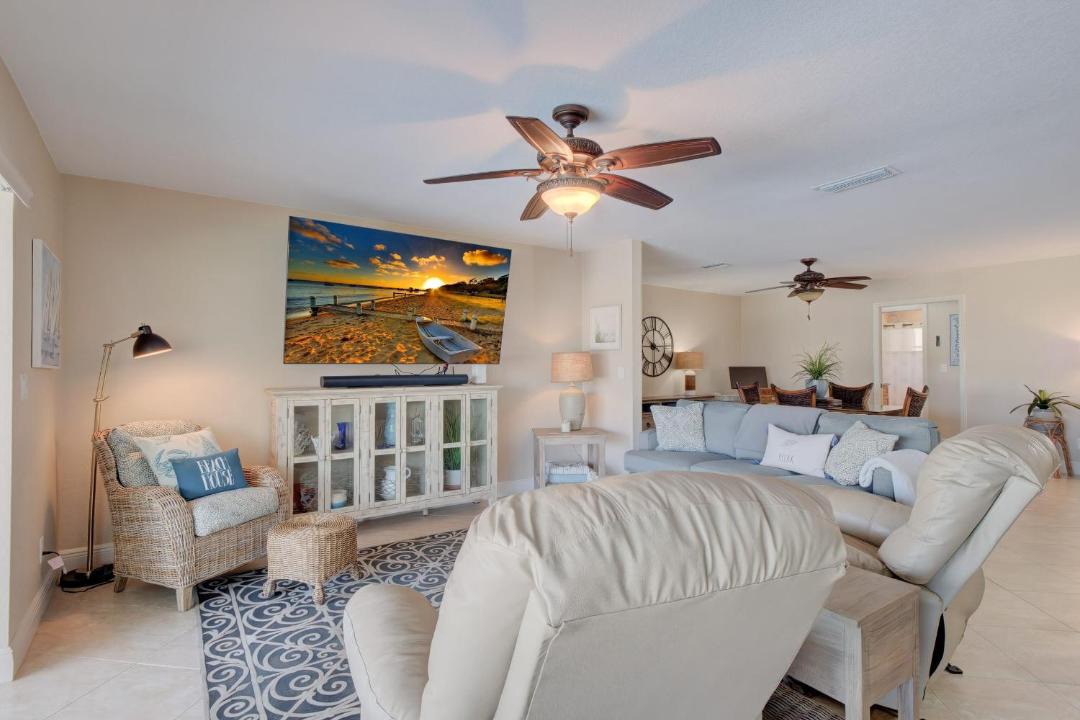 Photo of Livingroom in Caloosahatchee
