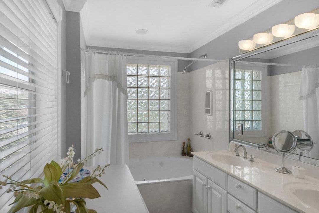 Photo of Bathroom in Crystal Shores
