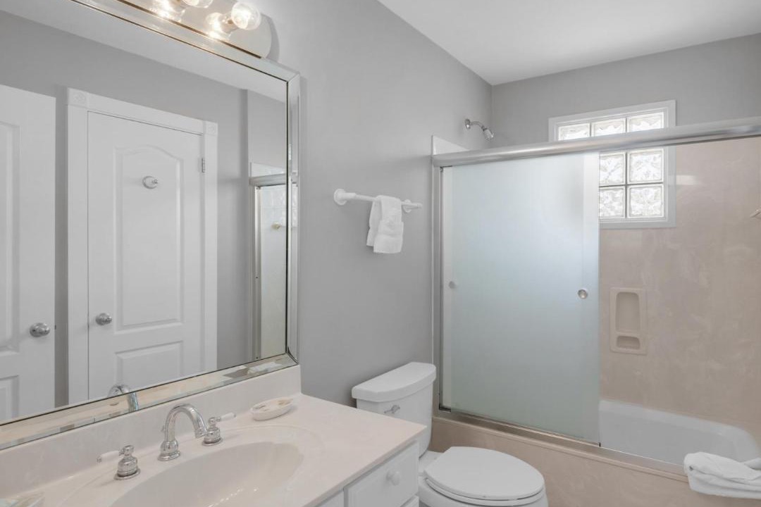 Photo of Bathroom in Crystal Shores