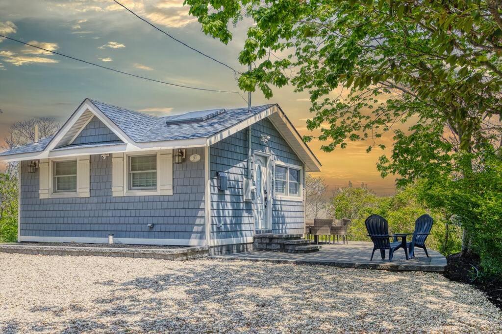Photo of Buildings in Baiting Hollow