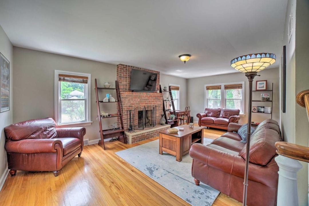 Photo of Livingroom in Miller Beach