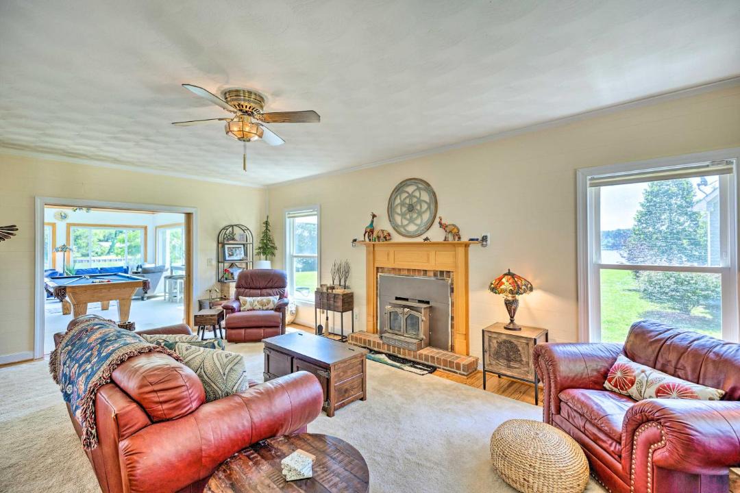 Photo of Livingroom in Reedville