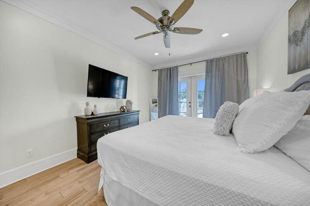 Photo of Bedroom in Dune Allen Beach