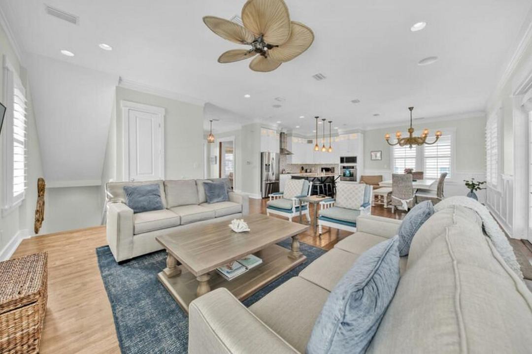 Photo of Livingroom in Dune Allen Beach