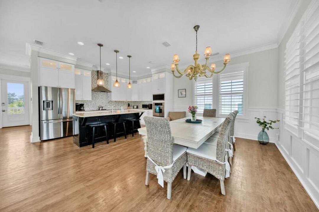 Photo of Livingroom in Dune Allen Beach