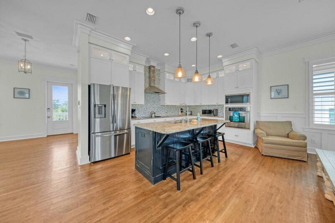 Photo of Livingroom in Dune Allen Beach