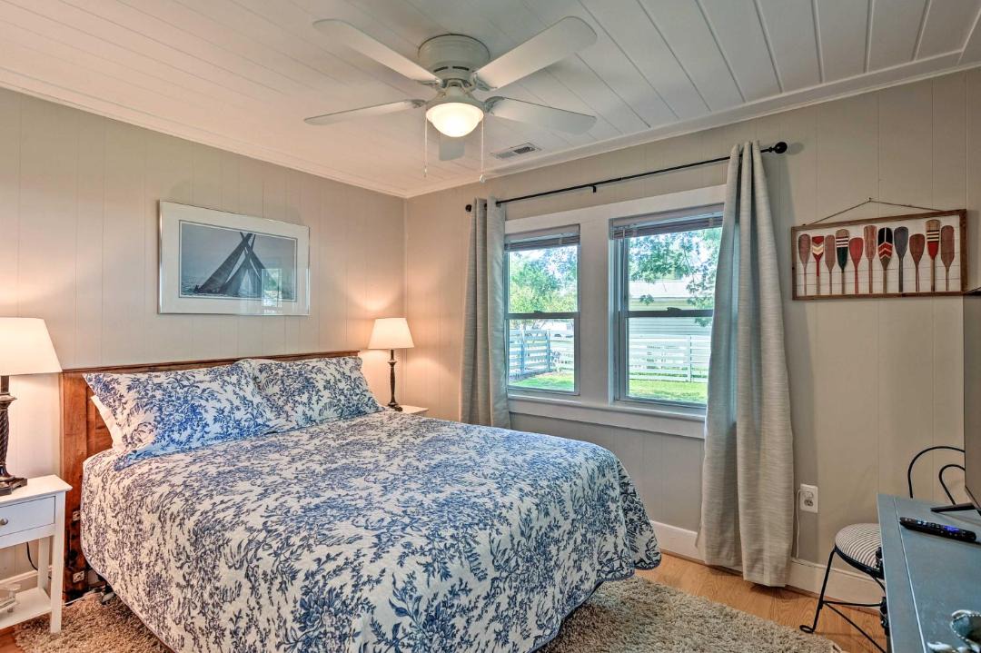 Photo of Bedroom in Colonial Beach
