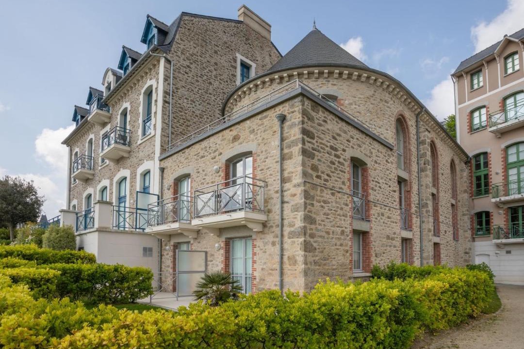Photo of Buildings in Dinard