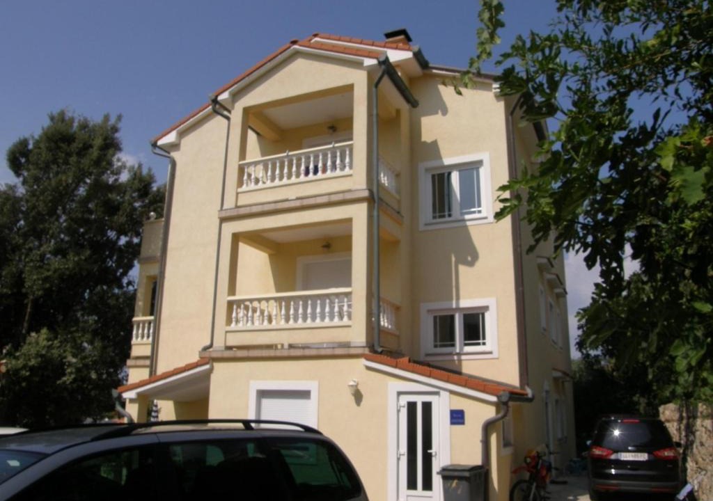 Photo of Buildings in Lopar